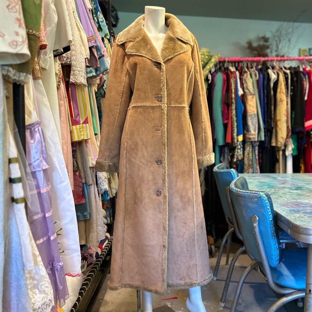 SOFT Suede &Fur Coat - Picture 11 of 16